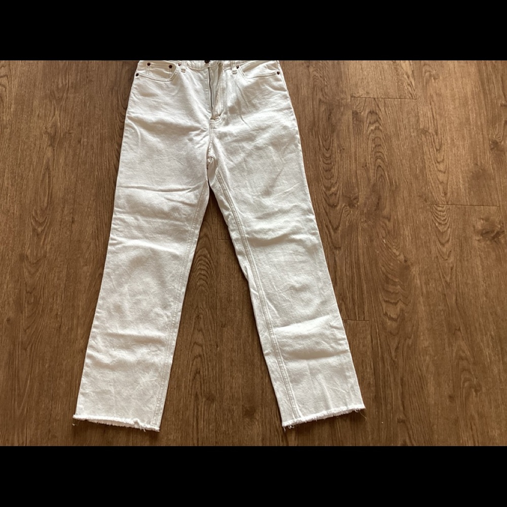 Abercrombie and fitch Zoe natural ankle straight jean, white, size 27